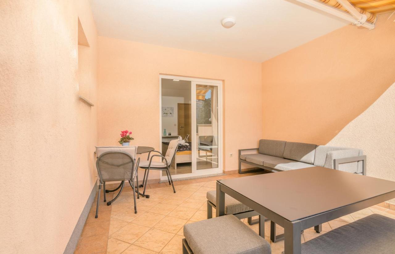 Apartment Stella Di Mare 2 Krk Town Buitenkant foto